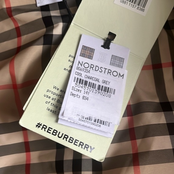 Burberry Landry padded jacket with down filling and hood, NEW - Picture 12 of 17